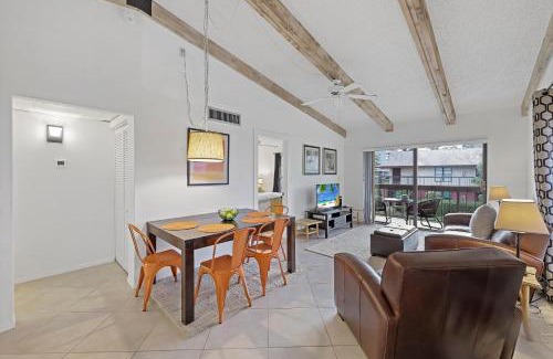 Marco Island House | Inviting condo with pool just a steps from the beach