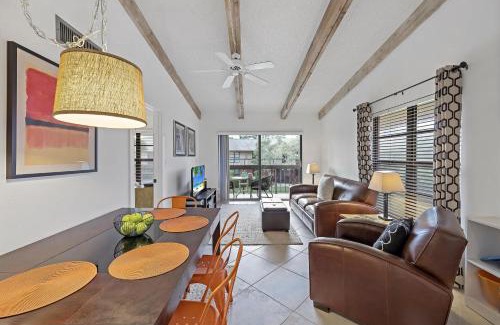 Marco Island House | Inviting condo with pool just a steps from the beach