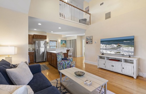 New Smyrna Beach Condo | Inviting Lofted Cottage Near Flagler Ave