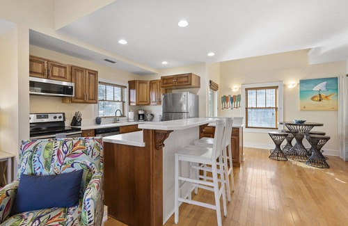 New Smyrna Beach Condo | Inviting Lofted Cottage Near Flagler Ave