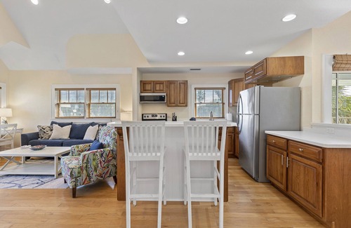 New Smyrna Beach Condo | Inviting Lofted Cottage Near Flagler Ave