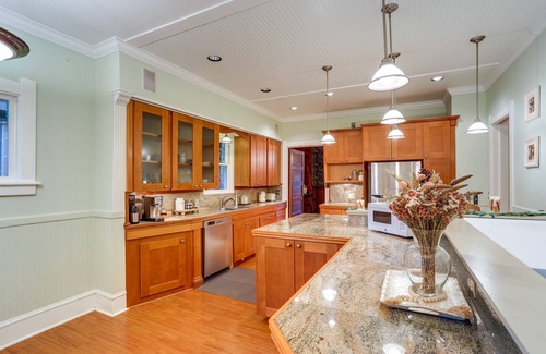 Old Ballard Apartment | Inviting Seattle Apartment: 4 Mi to Ballard Locks
