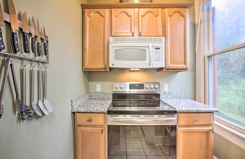 Uptown Historic District Apartment | Inviting Uptown New Orleans Apt: Perfect Location!