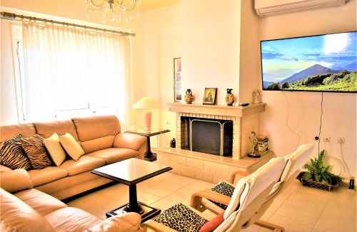 Gra Lygia Villa | Ioanna's Villa 10 minutes walking from sea