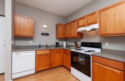 Ames Apartment | Iowa State University Flat + Pool