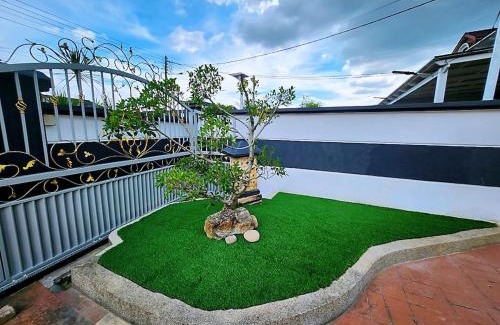 Kampung Tembok House | ipoh 5min to town centre 92bungalow 5br5bath19pax