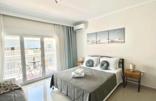Perea Apartment | Irene Beach Front Luxury Suite
