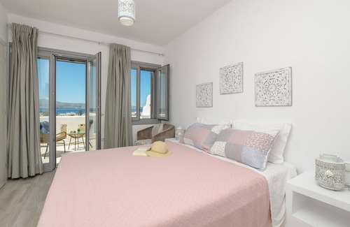 Agia Anna House | Irianna of Naxos Maisonette House with Pool & View