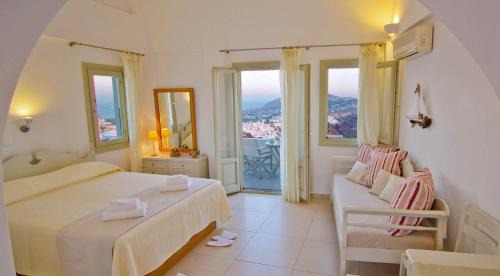 Imerovigli House | Irida - Santorini