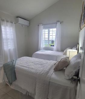 Discovery Bay House | Irie Rock Cottage - Close to the Beaches and Attractions, Spa Treatment- Discovery Bay, St Ann