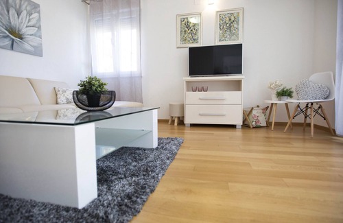 Kastela House | Iris beach apartments 1