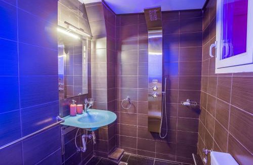 Neapoli Apartment | Iris exclusive ap in historic center