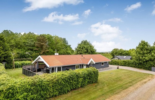 Hejlsminde Strand House | "Irlin" - 850m from the sea by Interhome