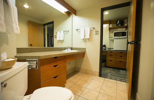 Salt Lake Mountain Resorts Hotel | Iron Blosam steps away from skiing/boarding! Unit 602 Avail Jan. 10-17, 2026
