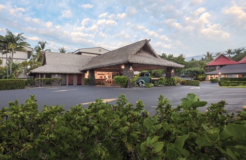Historic Kailua Village House | IRONMAN! KONA Club Wyndham Kona Hawaiian Oct. 6-16; Two Bedroom Deluxe!