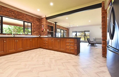 Lovedale House | Ironstone Homestead family private pool and hot spa open fire games room