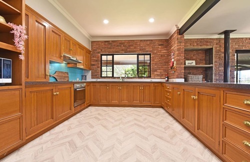 Lovedale House | Ironstone Homestead family private pool and hot spa open fire games room
