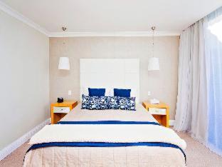 Pollok Beach Hotel | Isango Gate