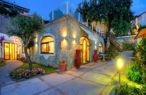 Forio Bed & Breakfast | Ischia with breathtaking views, near Poseidon for 3 (double and single)