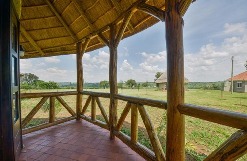 Nyabushozi House | Ishaazi Farm Lodge
