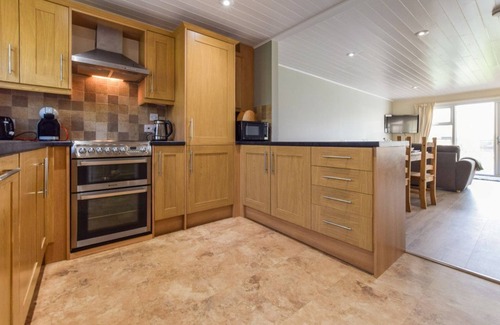 South Cerney House | Isis Lake 43, Turtle Lodge (P)
