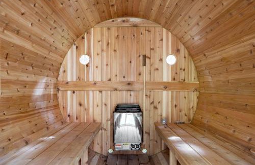 Traverse City House | Isla Fern - Modern Cabin Retreat at Sleeping Bear Dunes