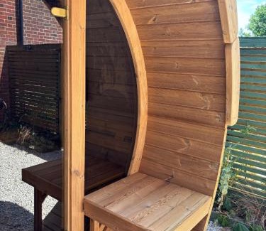 Bletchingley House | Isla's Den