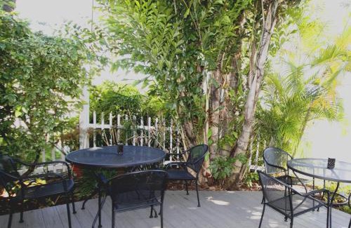 Venice Hotel | Island Breeze Inn - Venice