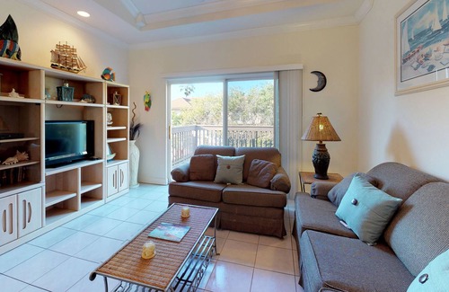 South Padre Island Condo | Island condo w/ balcony, shared pool, & hot tub - one block from the beach!