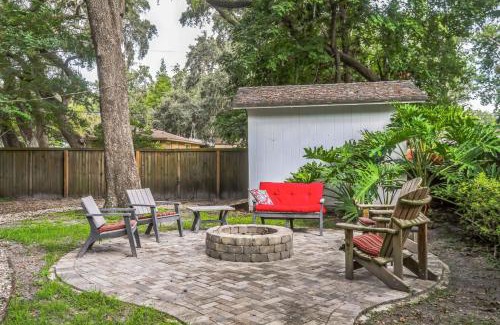 Saint Simons Heights House | Island Getaway | Fire Pit Patio | 5 mins to Beach