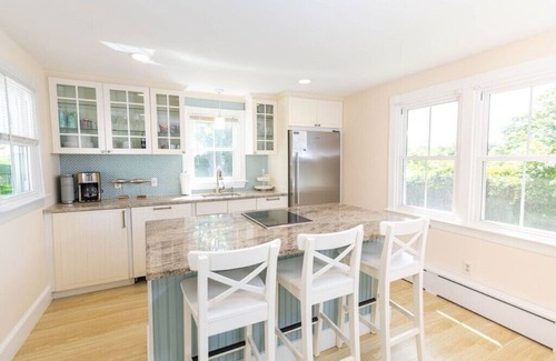 Block Island House | Island Jewel, pristine historic cottage, close to Old Harbor, 3 bed/1.5 bath