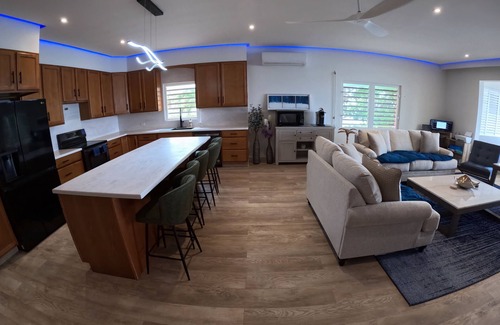 Cole Bay Condo | Island Life, Spacious Ocean-side Living - 2 or 3 Bedroom condo in Pelican Key