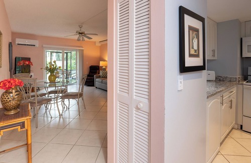 Marco Island Condo | Island Manor G-5 - Relax and enjoy your vacation in this lovely one bed room condo rental.