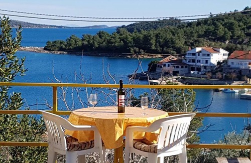 Zaglav Apartment | ISLAND OASIS - apartment with large bedroom & terrace with amazing sea view