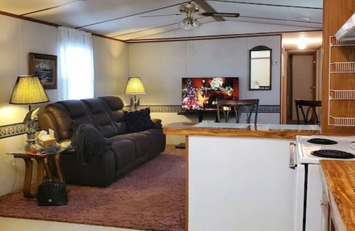 Rumsey Cabin | Island Paradise in Island Kentucky