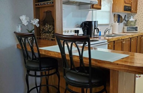 Rumsey Cabin | Island Paradise in Island Kentucky