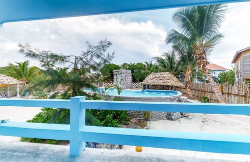 Caye Caulker House | Island Paradise Suite with WiFi, Partial AC & Pool, Rooftop Patio & BBQ Area