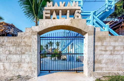 Caye Caulker House | Island Paradise Suite with WiFi, Partial AC & Pool, Rooftop Patio & BBQ Area