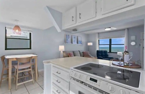 Sunset Beach Condo | Island Paradise - Beachfront Condo