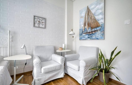 Kerameikos Apartment | Island-style studio apartment in historic Athens