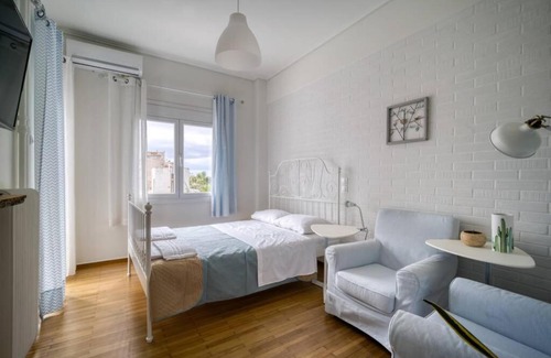 Kerameikos Apartment | Island-style studio apartment in historic Athens