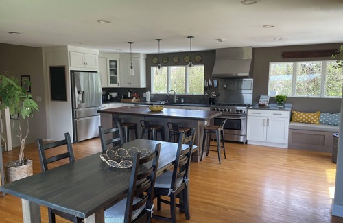 Jamestown House | Island Time - Jamestown