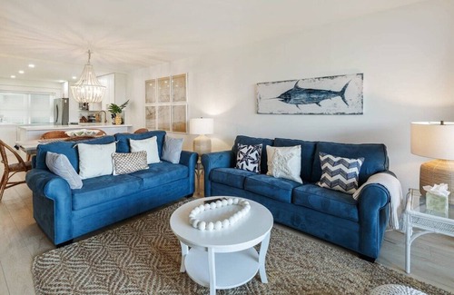 Key West Condo | Island Time | Luxury Beach Condo w/Pool & Hot Tub
