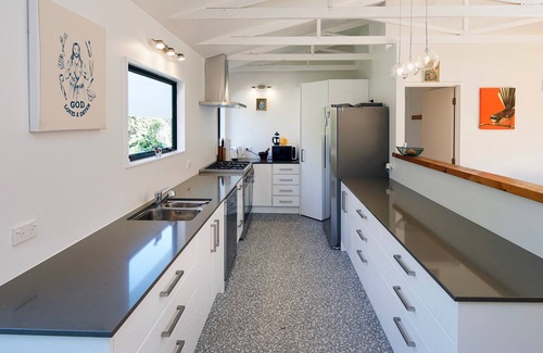 Onetangi Cottage | Island Time - Onetangi Holiday Home