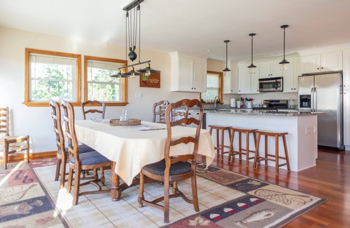 Broadalbin Cabin | Island View: 4 Bdrm Lakeside Cabin in the foothills of the Adirondack Mountains!