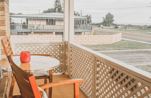 Lancelin House | Island View- Enjoy remarkable views of the ocean & our iconic Lancelin Island