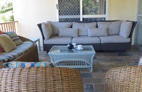 Arcadia Apartment | Island View Unit 3/40 Marine Parade