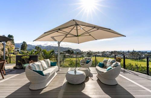 Waihi Beach House | Island Views - Waihi Beach Holiday Home