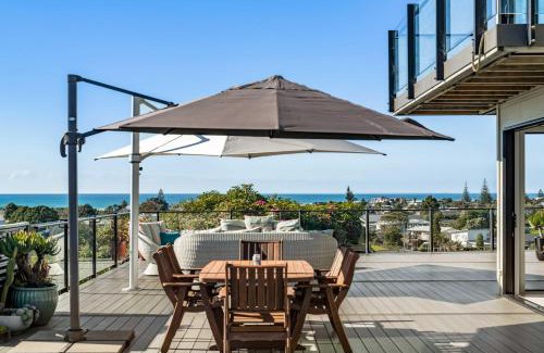 Waihi Beach House | Island Views - Waihi Beach Holiday Home