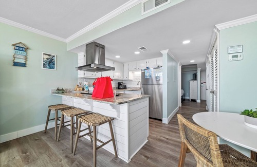 Gulf Shores Condo | Island Winds East 304- Beautiful Beach Front Condo